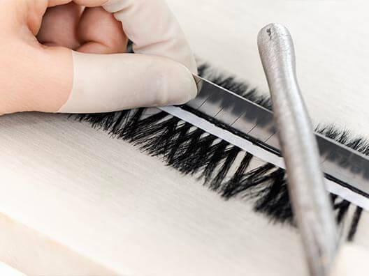 eyelashes manufacturing lash cutting